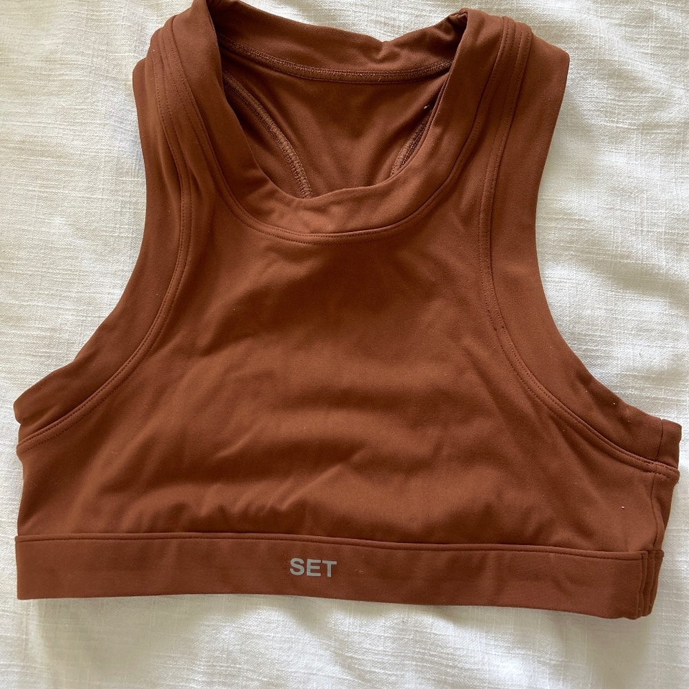 Brown Set active top